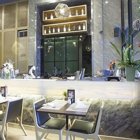 V Residence Serviced Apartment Bangkok Exterior photo