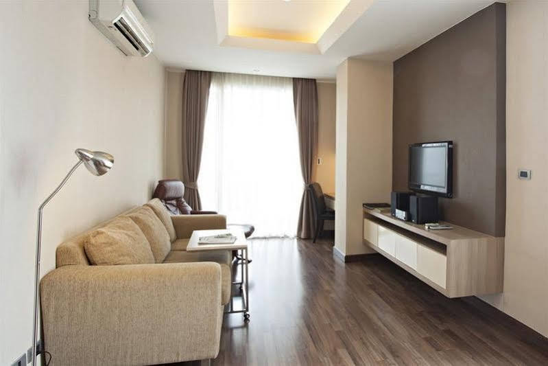 V Residence Serviced Apartment Bangkok Exterior photo