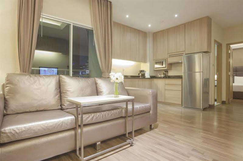 V Residence Serviced Apartment Bangkok Exterior photo